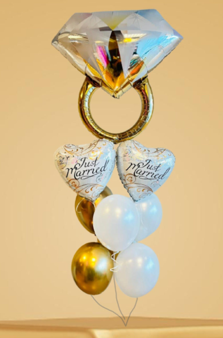 Just Married Balloon Bunch
